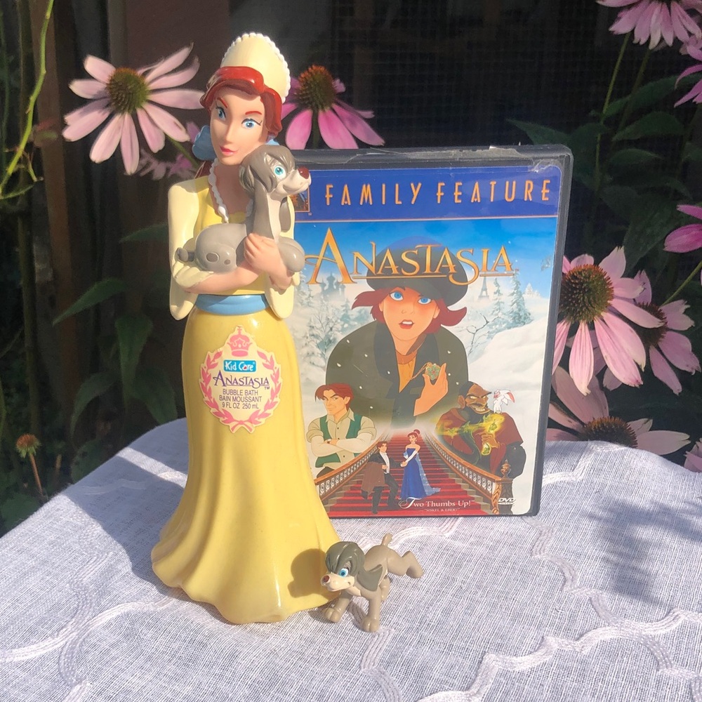 Vintage large ANASTASIA bubble bath statue, container & DVD movie & Pooka toy
